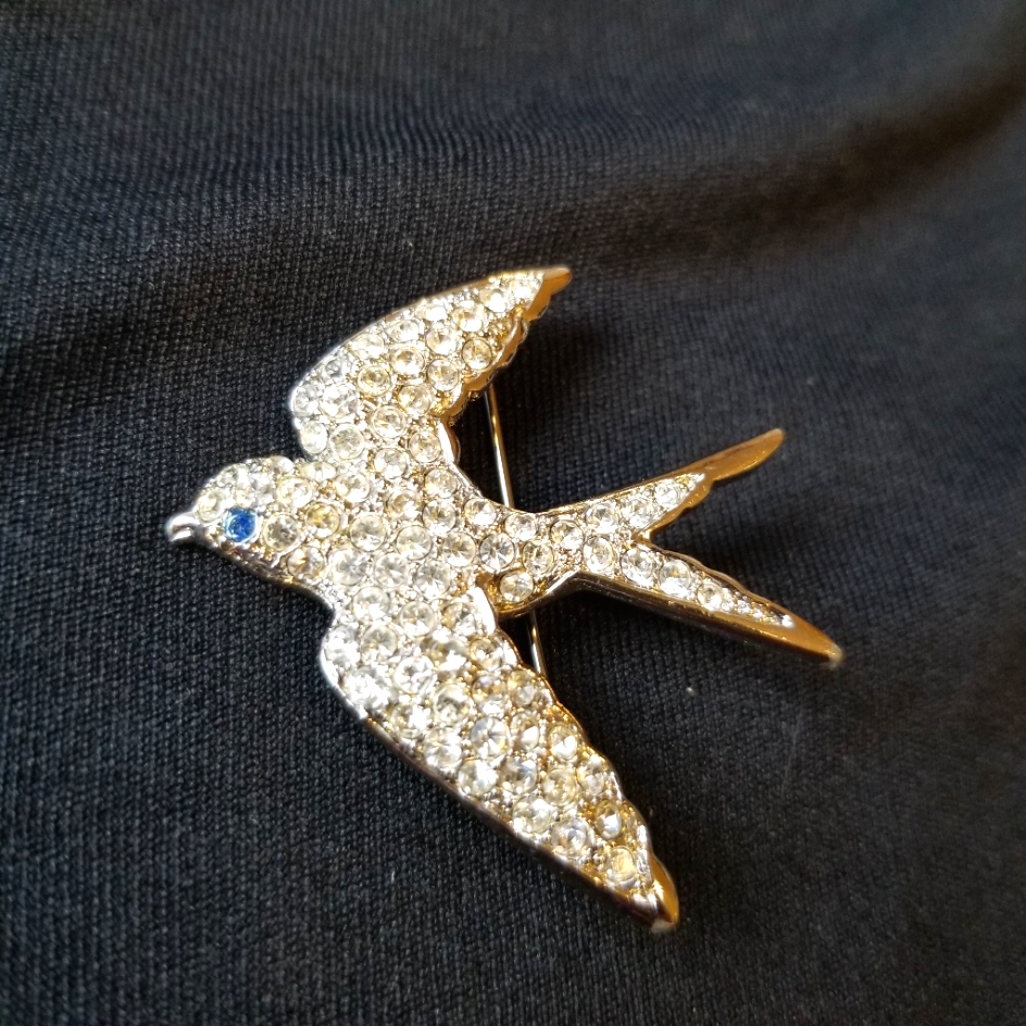 Vintage Smithsonian Stamped Silver Tone Rhinestone Swallow Bird Pin Broo